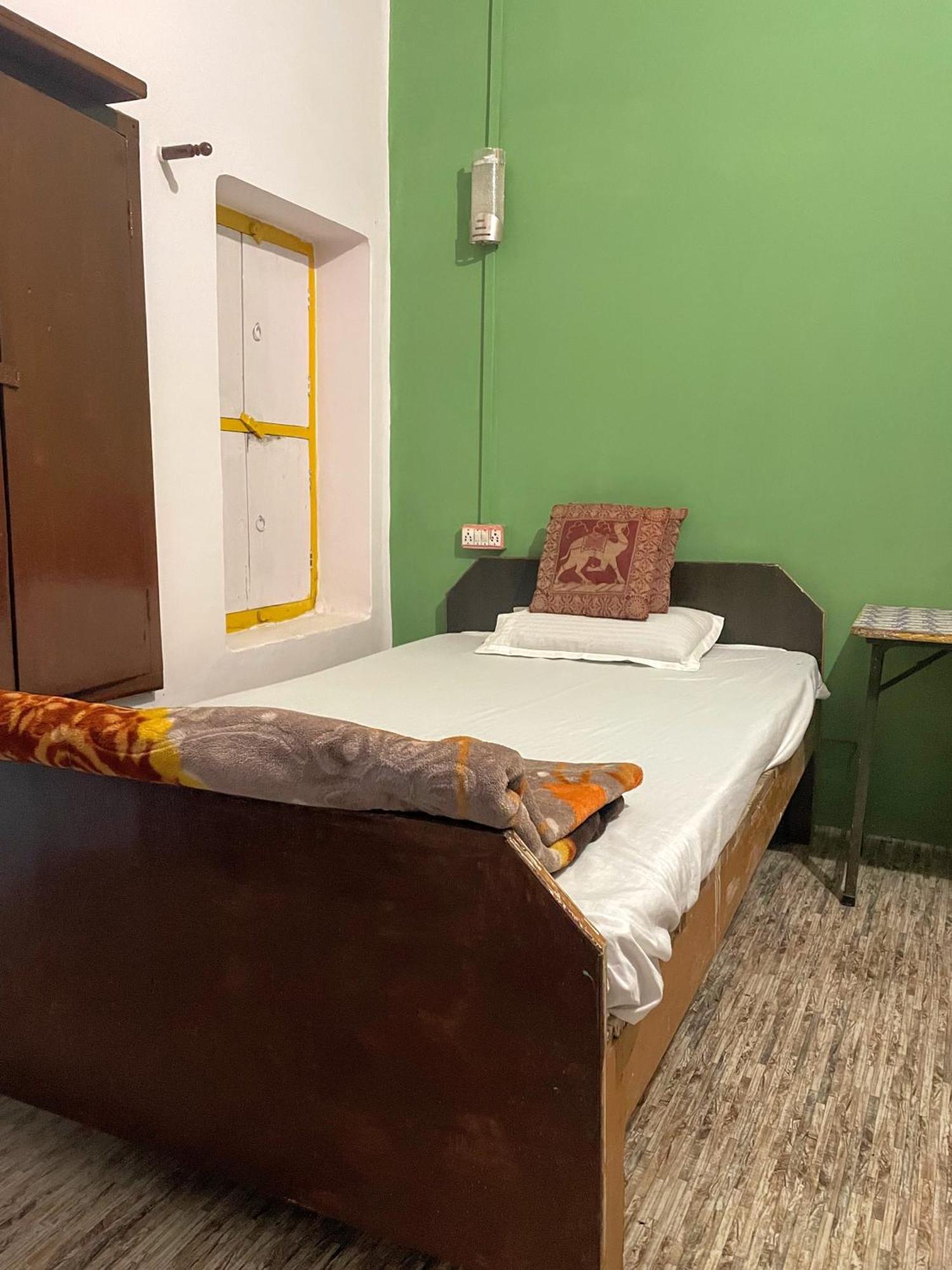 Banaras Paying Guest House Assi Ghat Varanasi Exterior foto